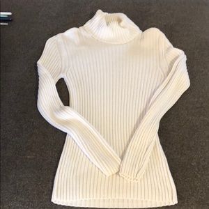 Turtleneck off white sweater